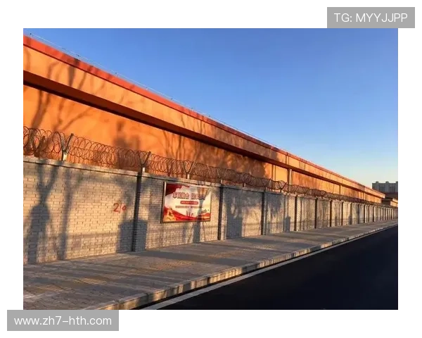 昌平结合速降赛推广1983街区和“苹果小镇”旅游资源 昌平结合速降赛推广1983街区和“苹果小镇”旅游资源